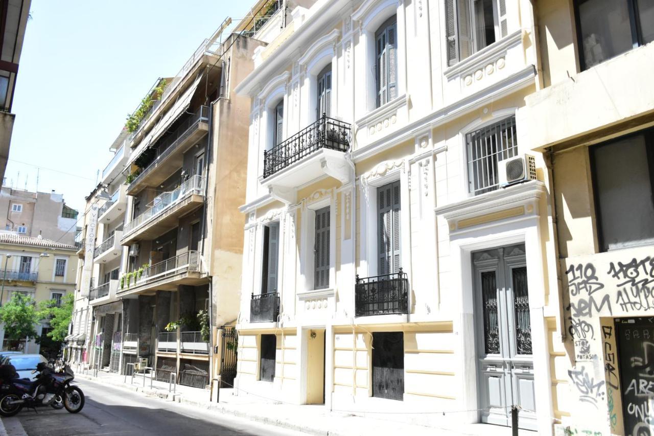 Zorbas Hostel *
