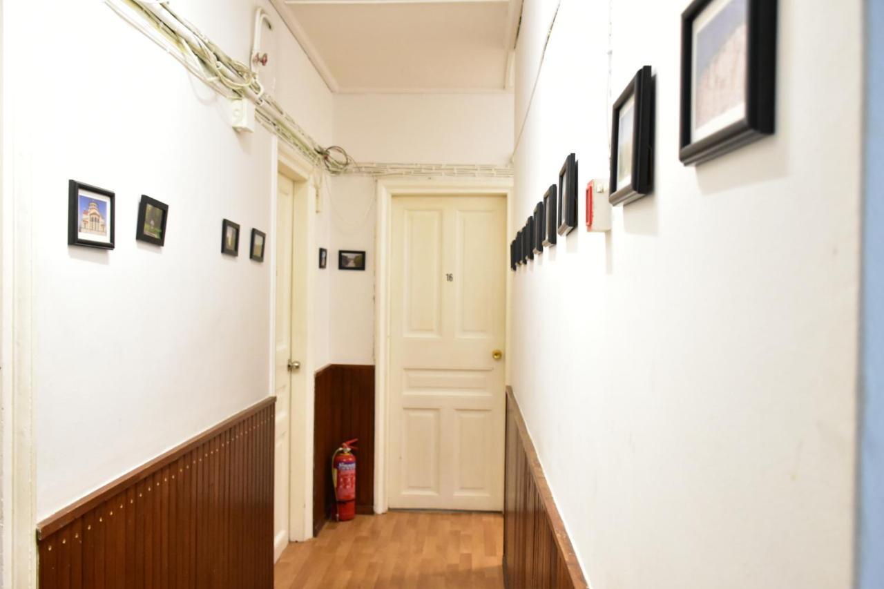 Hostel Zorbas *